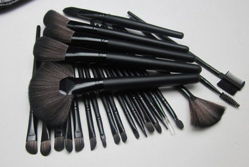 Черная деревянная косметическая козочка комплектов щетки 24PCS синтетическая для женщин